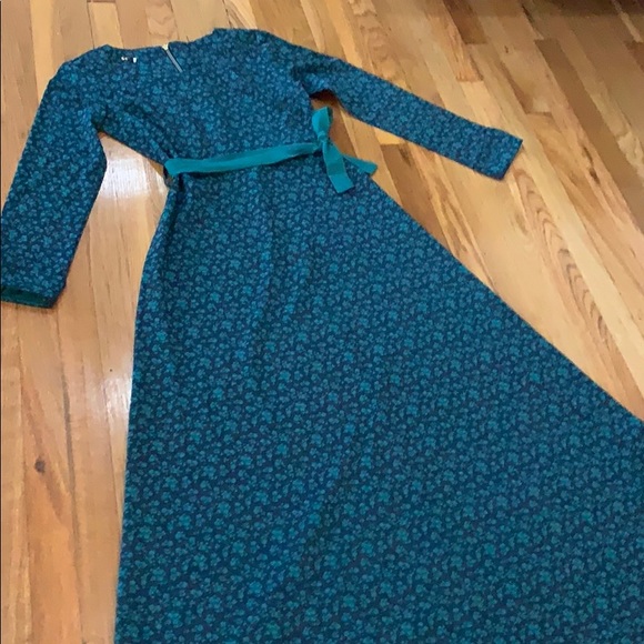 Women dress - Picture 2 of 8